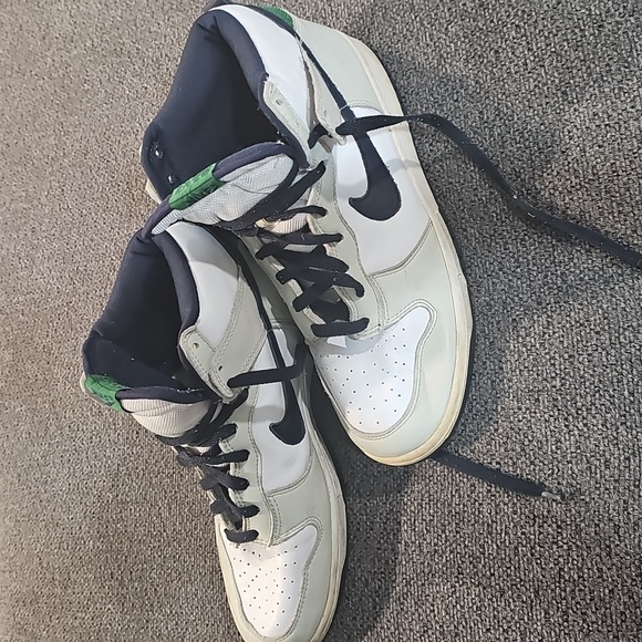 Dunk High Nike 305287 041 Tennis Shoe - Picture 2 of 14